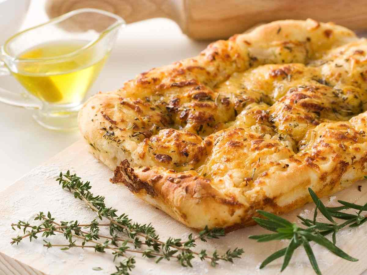 focaccia con origano e rosmarino