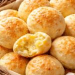 Panini al formaggio morbidissimi: il Pao de Queijo senza glutine e senza lievitazione